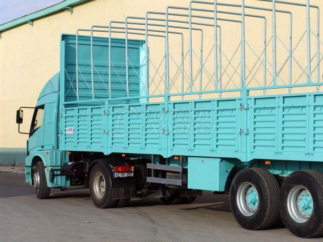 dry cargo trailer