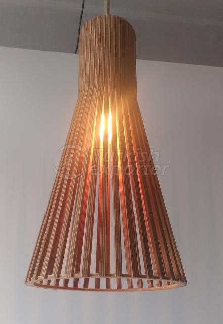 Iluminación artemis decorativa en madera.