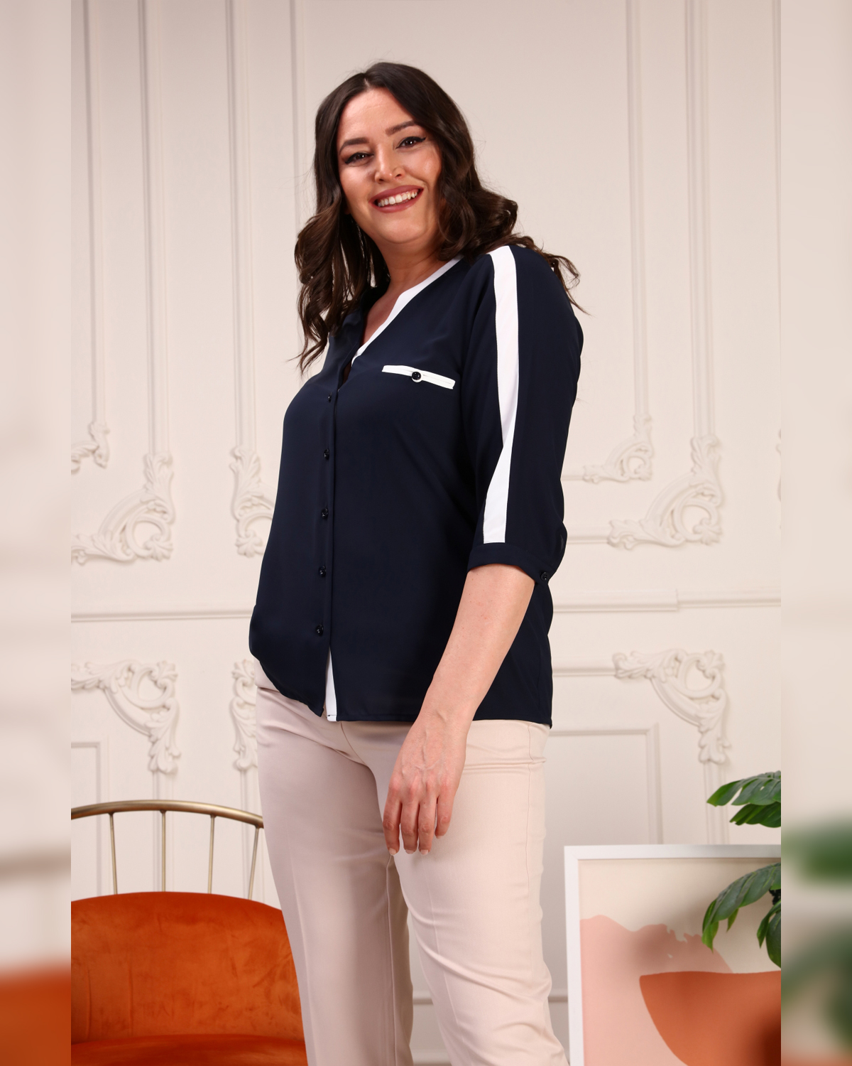 CÓDIGO: 6033-87 CAMISA FEMININA DETALHE GARNI