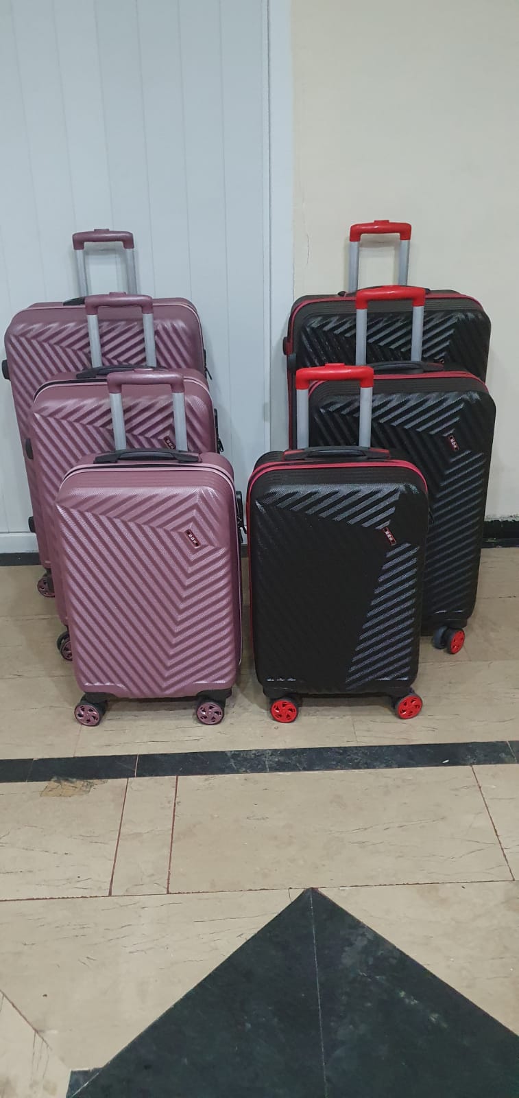 3 Different Hardside Luggage Set