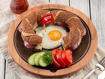 Bagel With Sausage Cheddar And Egg