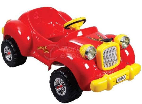 سيارة بسلاسل ودواسة