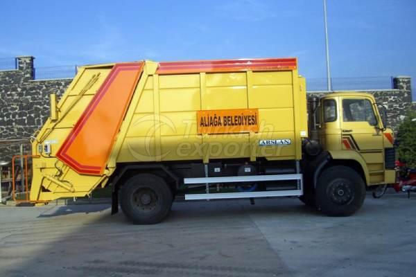 Мусоровоз с гидравлическим прессованием