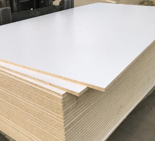 Tablero de partículas con revestimiento de melamina / MDF