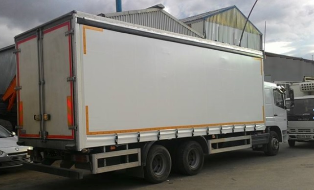 Curtainsider Truck and Trailers