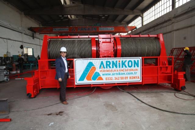 Heavy-Duty Crane