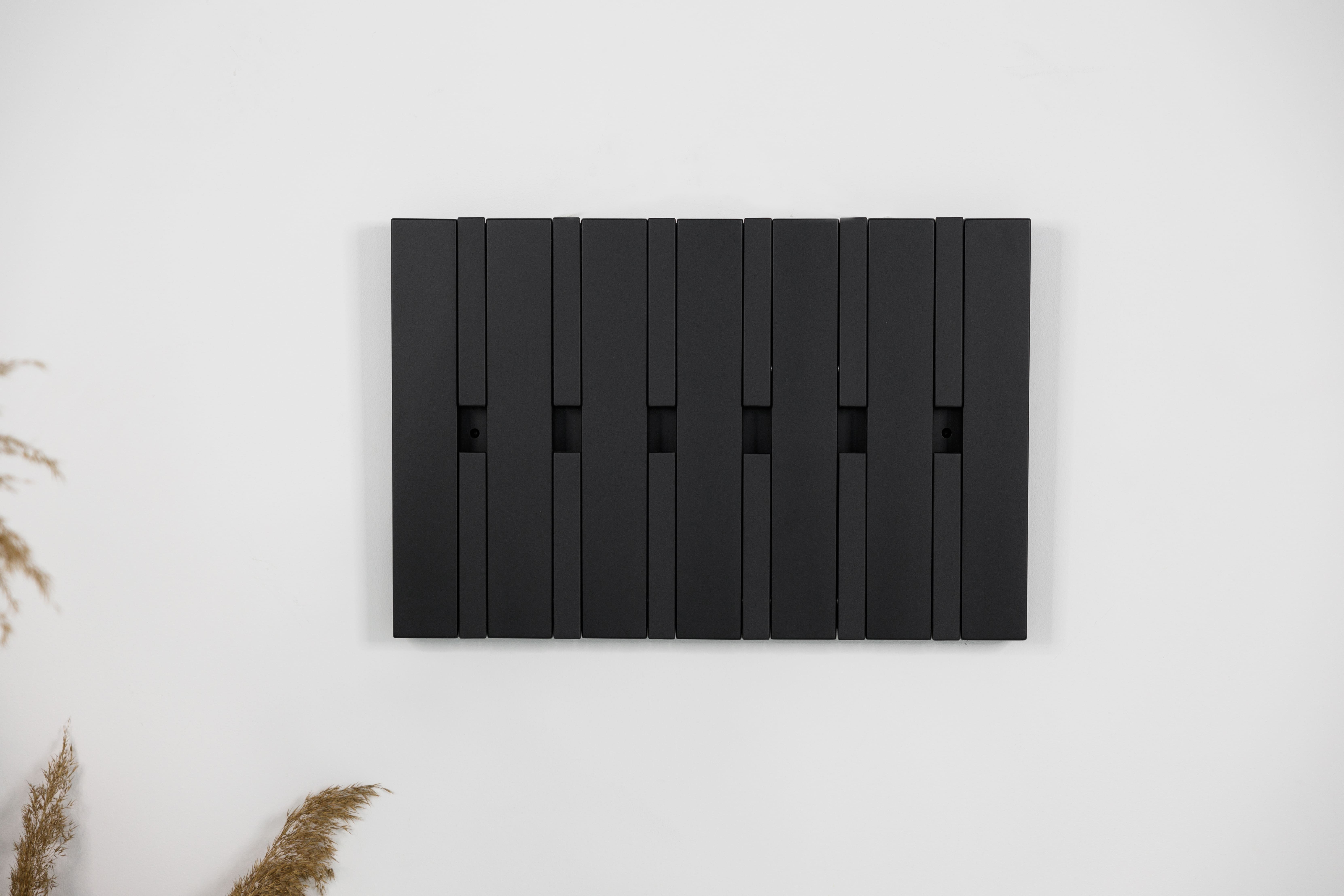 Wall rack "Ebony"