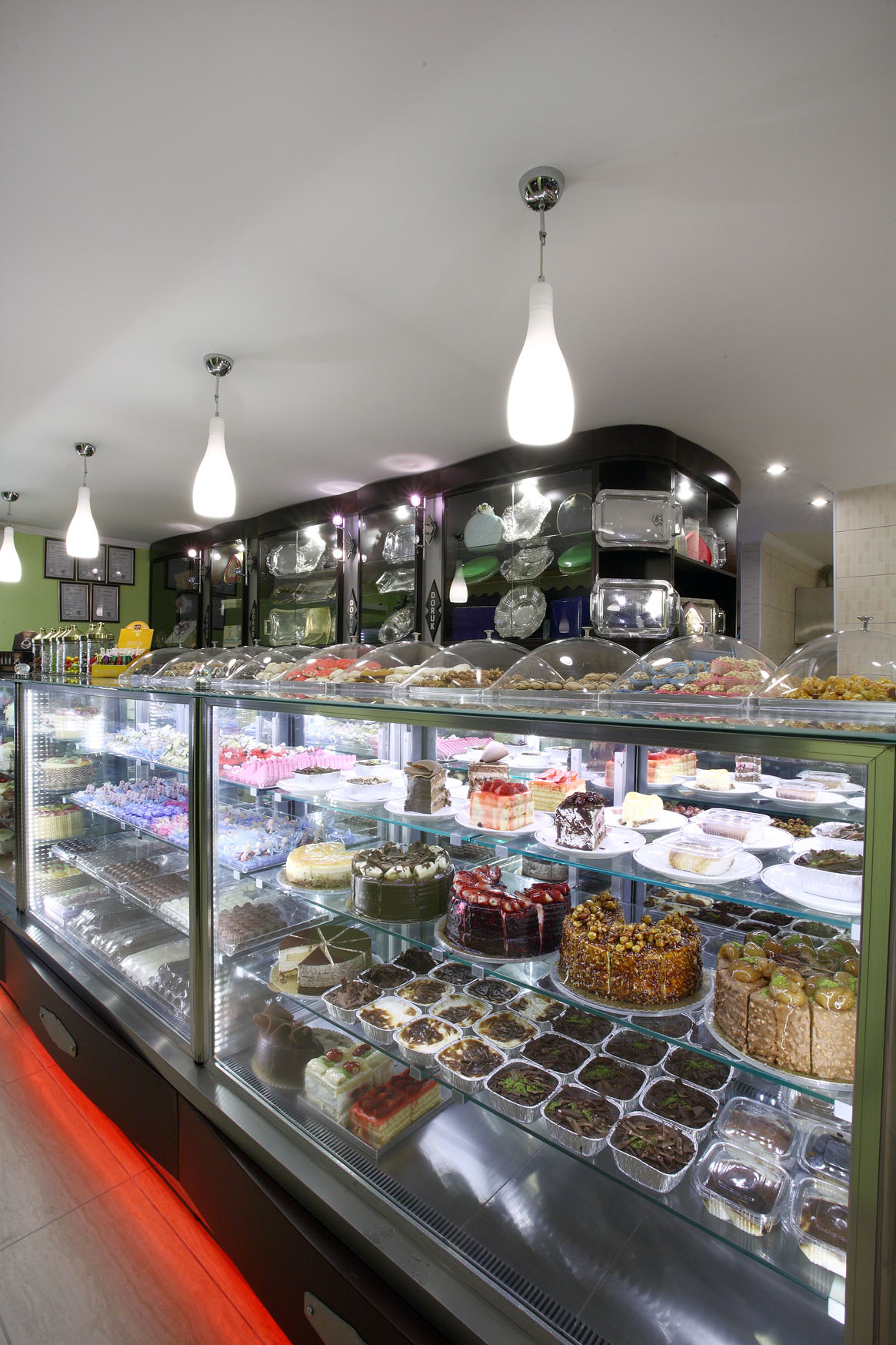 BUTTERFLY	bakery showcase