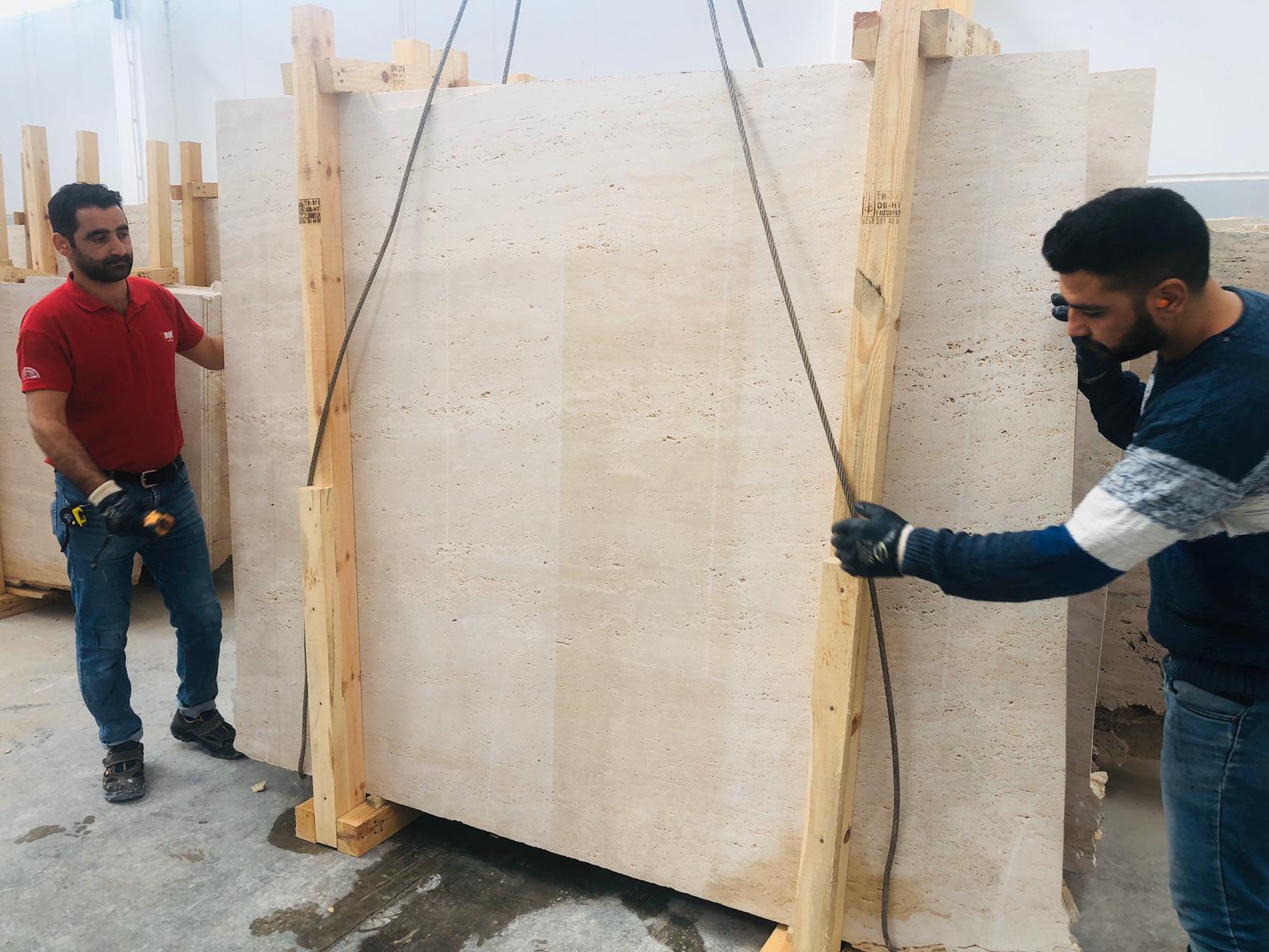 VEINCUT TRAVERTINE