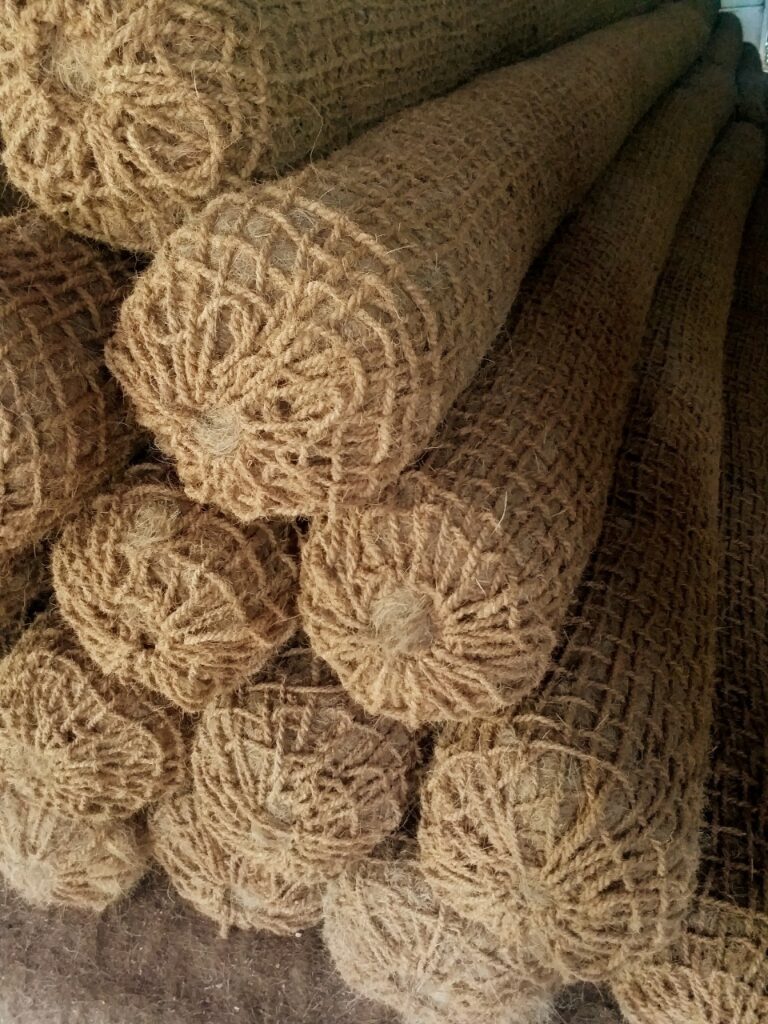 Troncos de fibra de coco para el control de la erosión del suelo