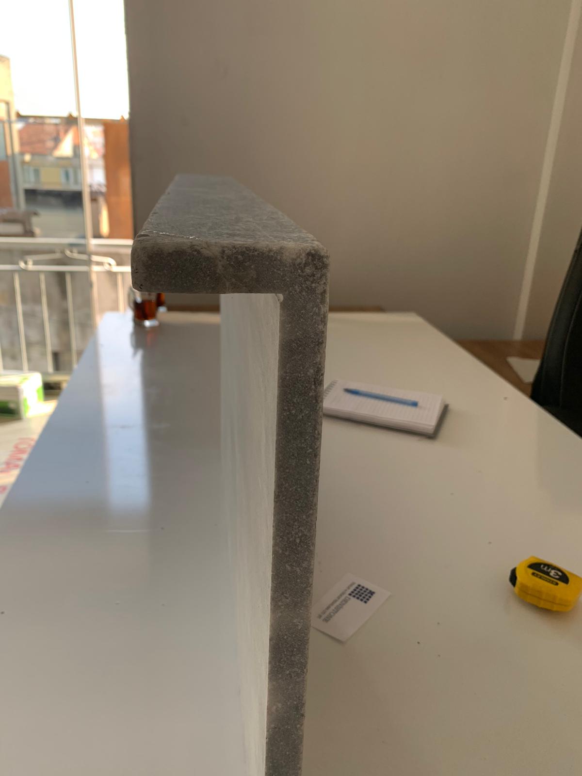 CORNER STAIR TREAD MARBLE