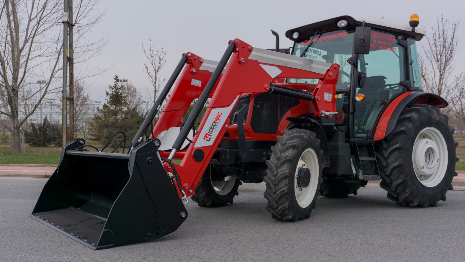 Lifting Attachment with Bucket