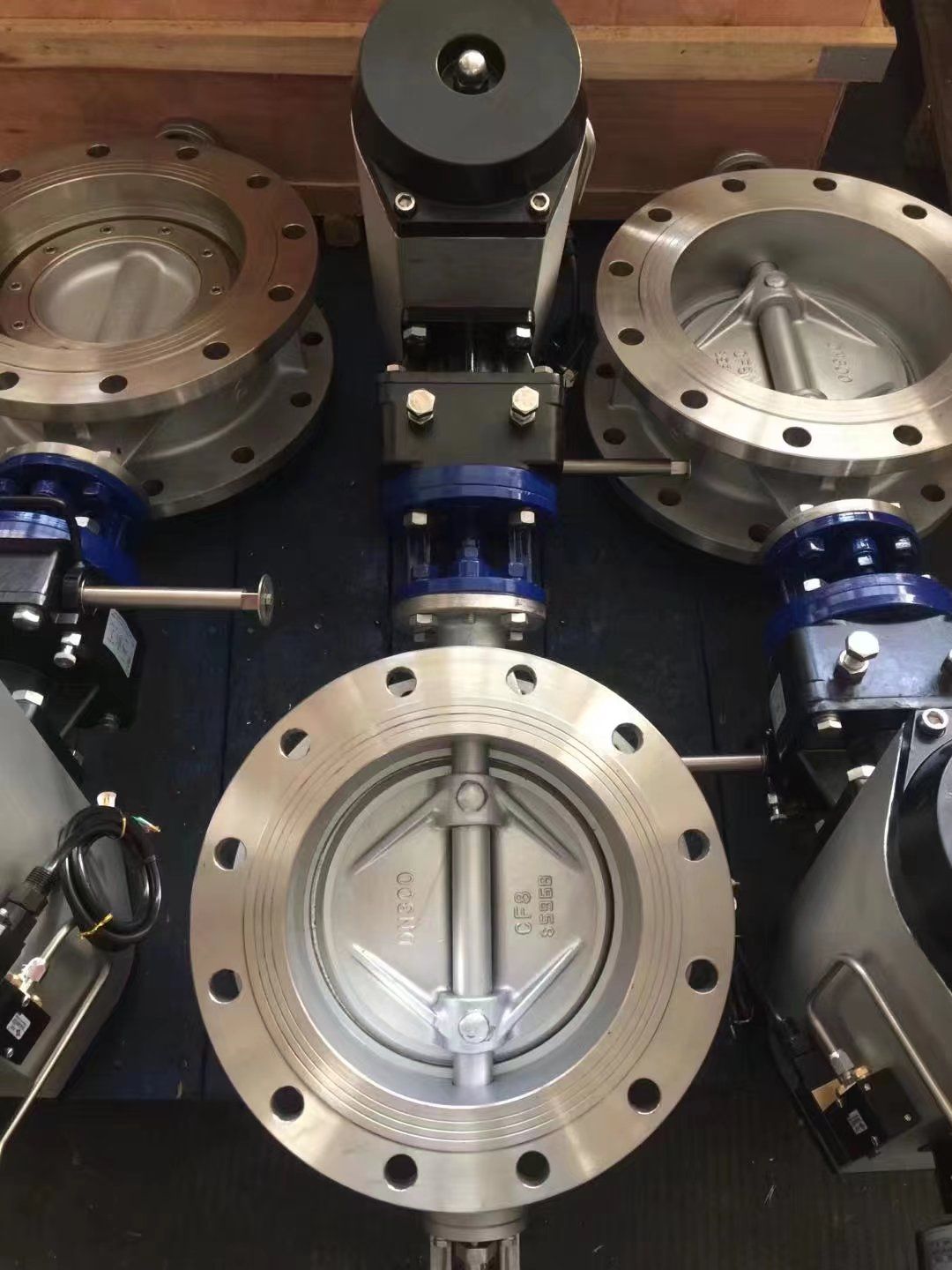 Triple eccentric butterfly valve