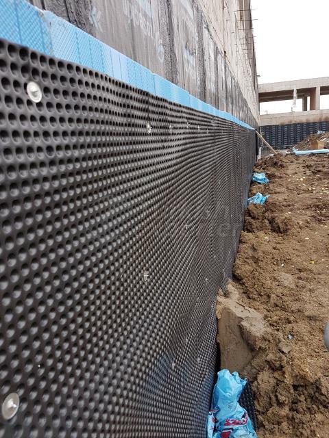 Rideau à base de membrane, XPS et drainage