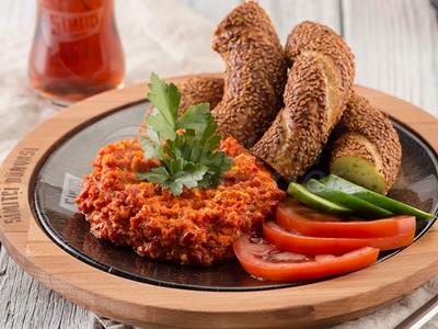 Tomato Cheese Menemen Bagel