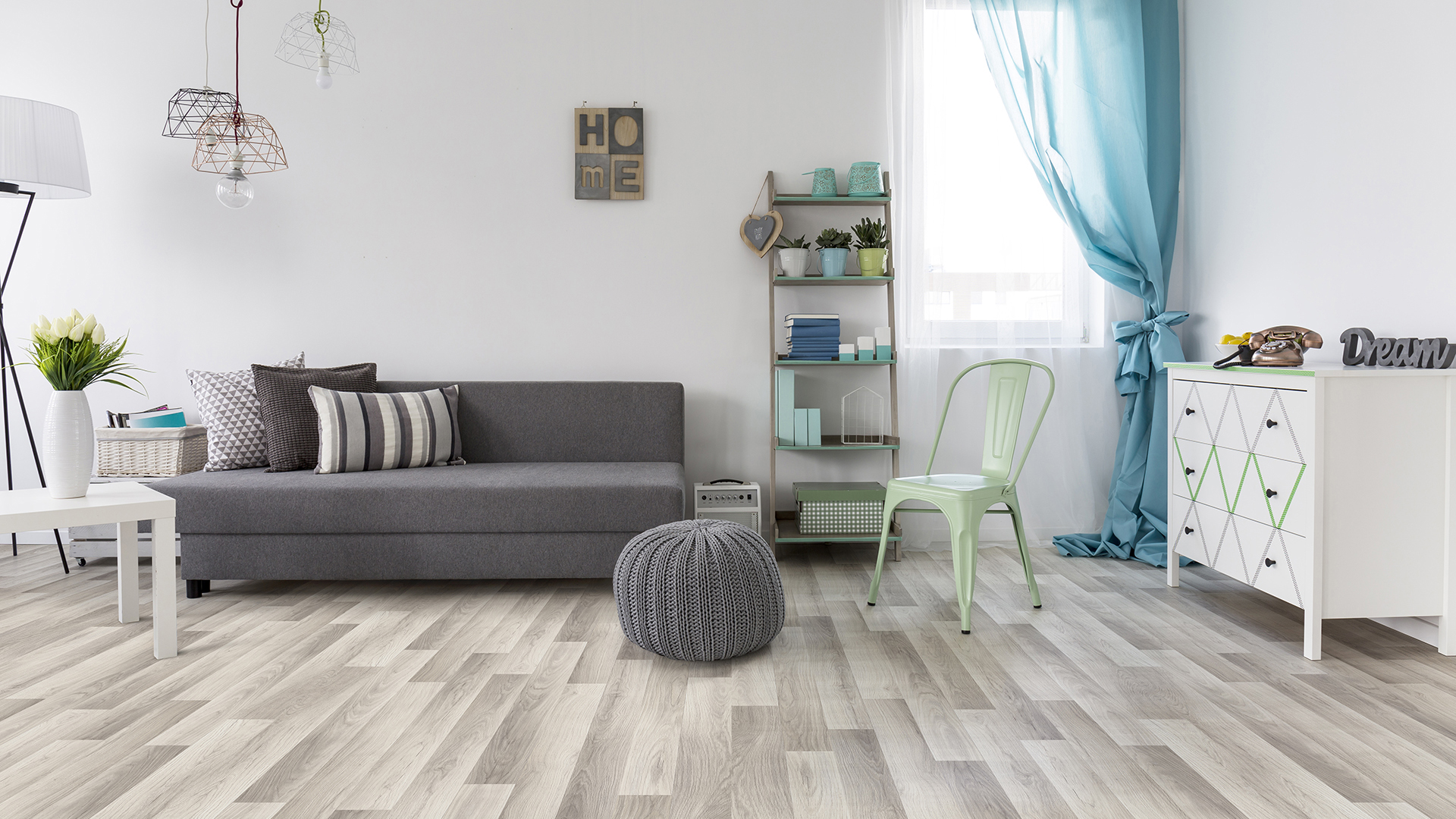 LAMINATE FLOORING