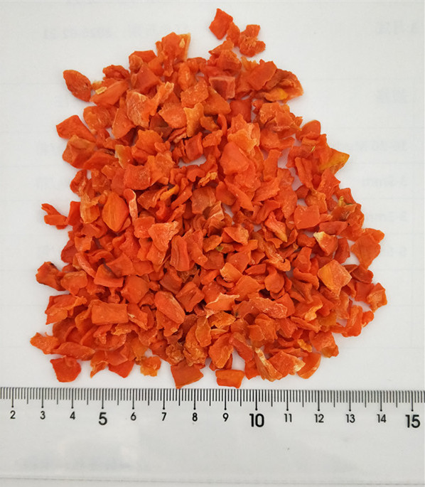 Dehydrated carrot granules