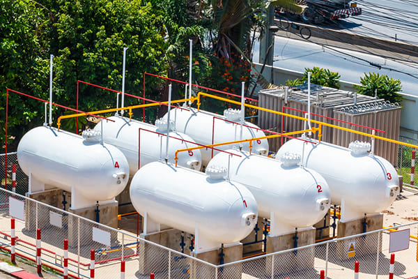 TANQUES HORIZONTAIS DE ARMAZENAMENTO DE GPL