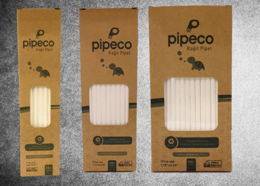 Paper straw in box