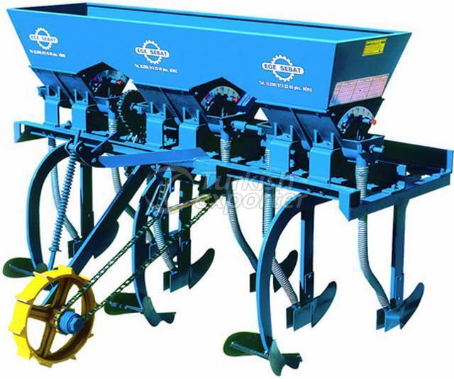 3 Line Cultivater With Fertilizer Attachment