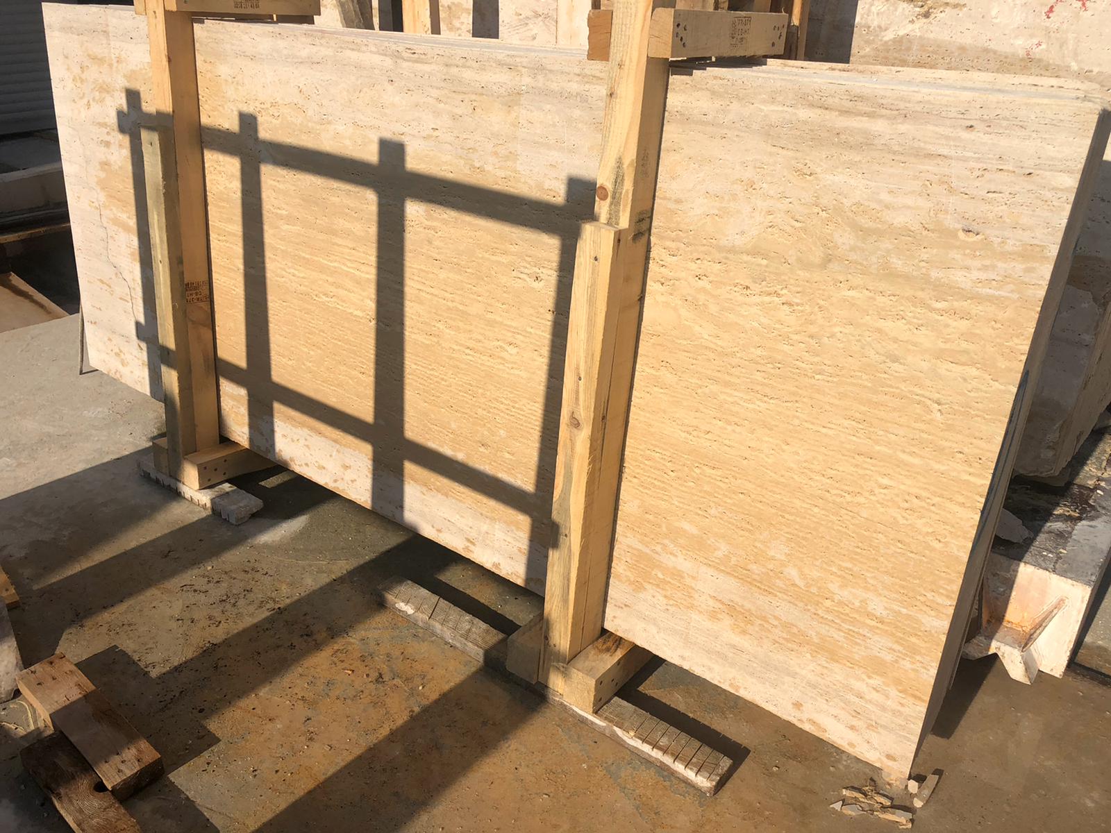 VEINCUT TRAVERTINE