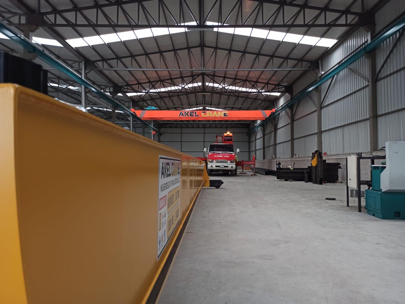 OVERHEAD CRANE