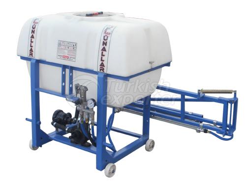 Pull type Field Pulverizator 300 liters capacity