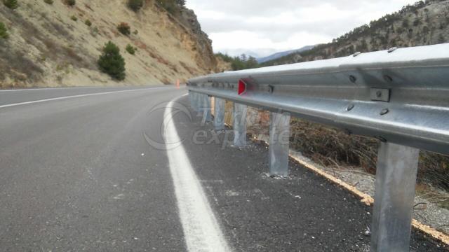 BARREIRA DE SEGURANÇA DE ESTRADA