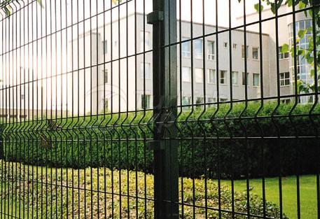 wire mesh fence