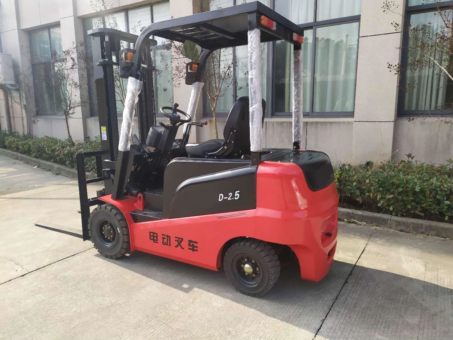 Electric forklift SAI-D 2.5