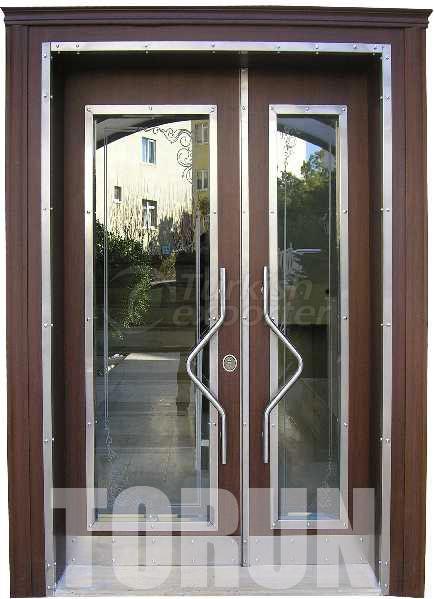 Apartman giriş kapısı