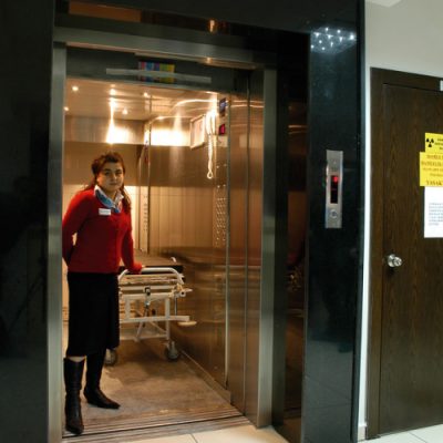 Elevador hospitalar Emak