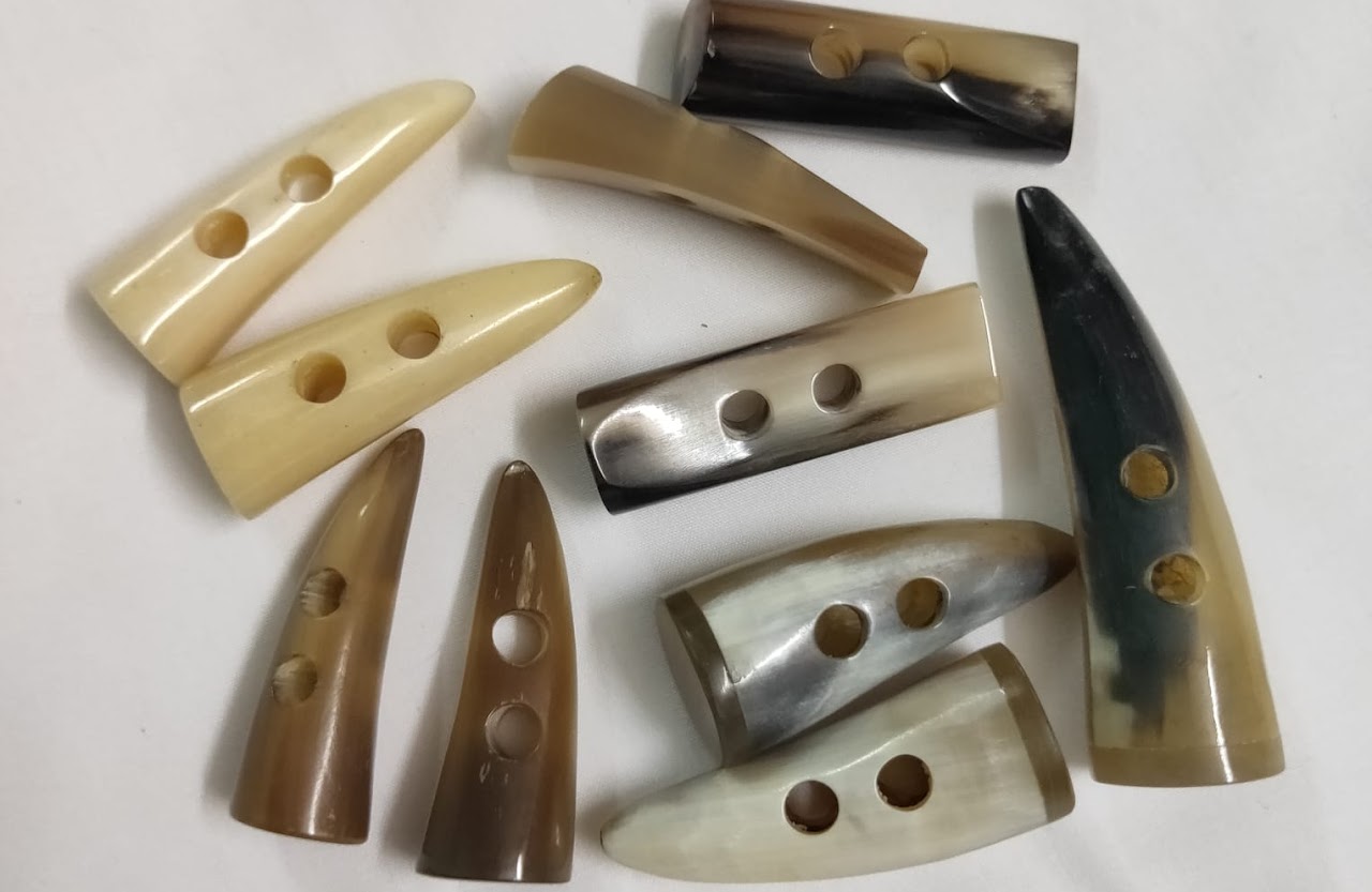 Natural Horn  BLANKS, FINISHED BUTTONS, TOGGLES