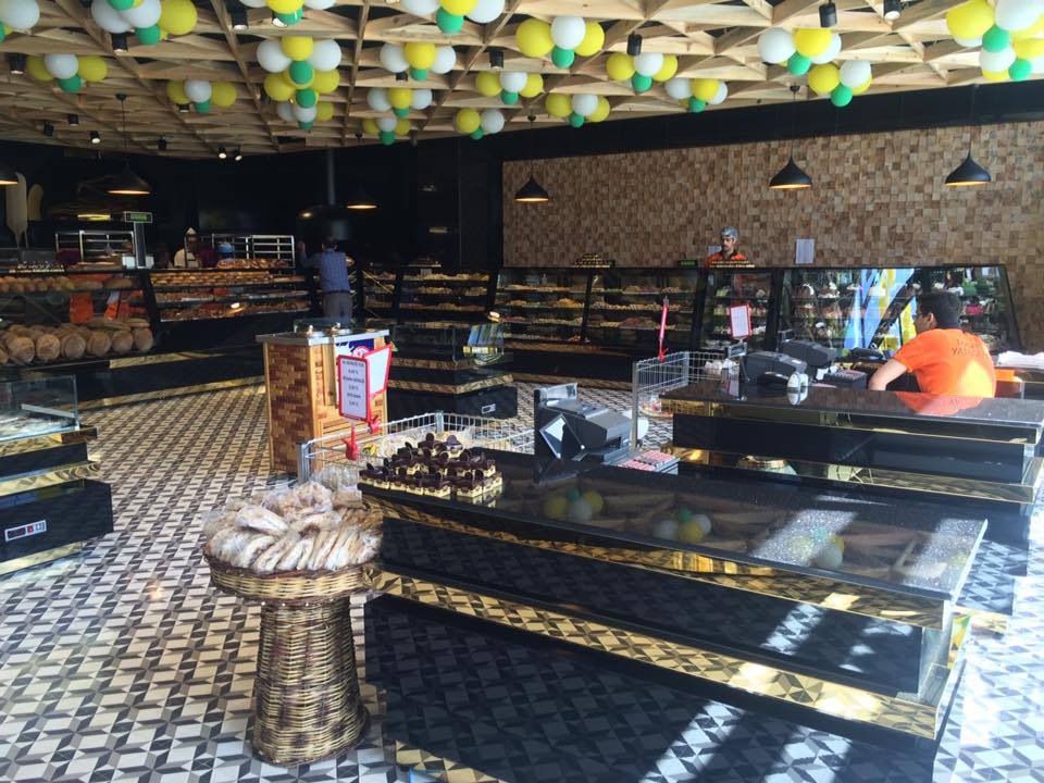 BUTTERFLY	bakery showcase