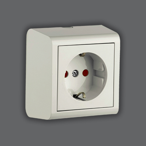 grounded socket