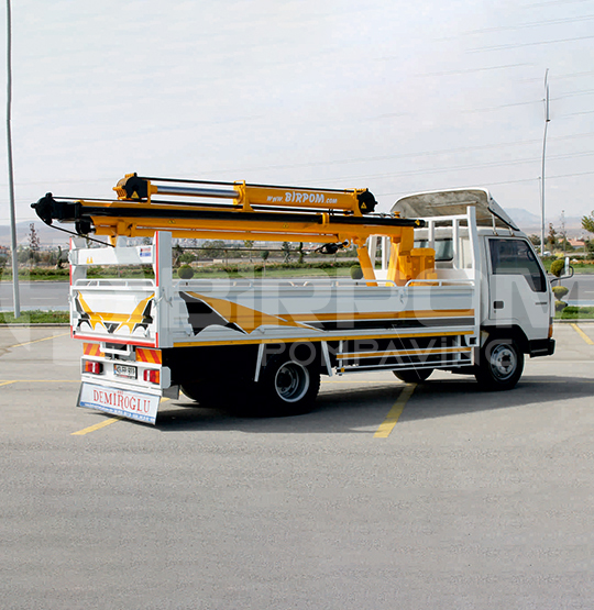 Bomba BP660 - Grúa elevadora para desmontaje de tuberías