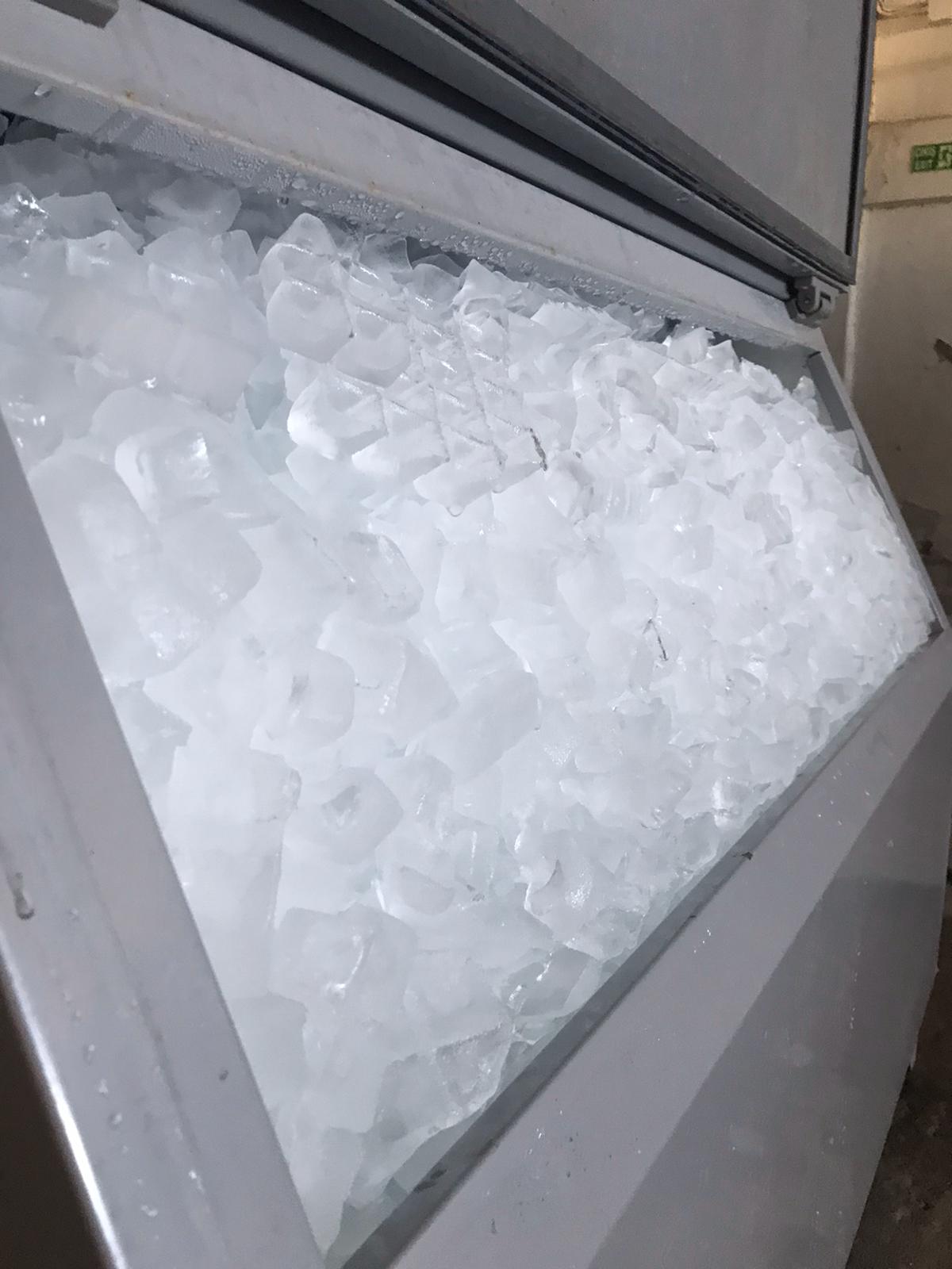 CUBE ICE MACHINE