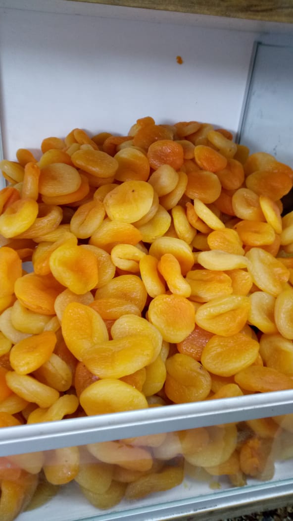 DRIED APRICOTS (SEEDLESS)