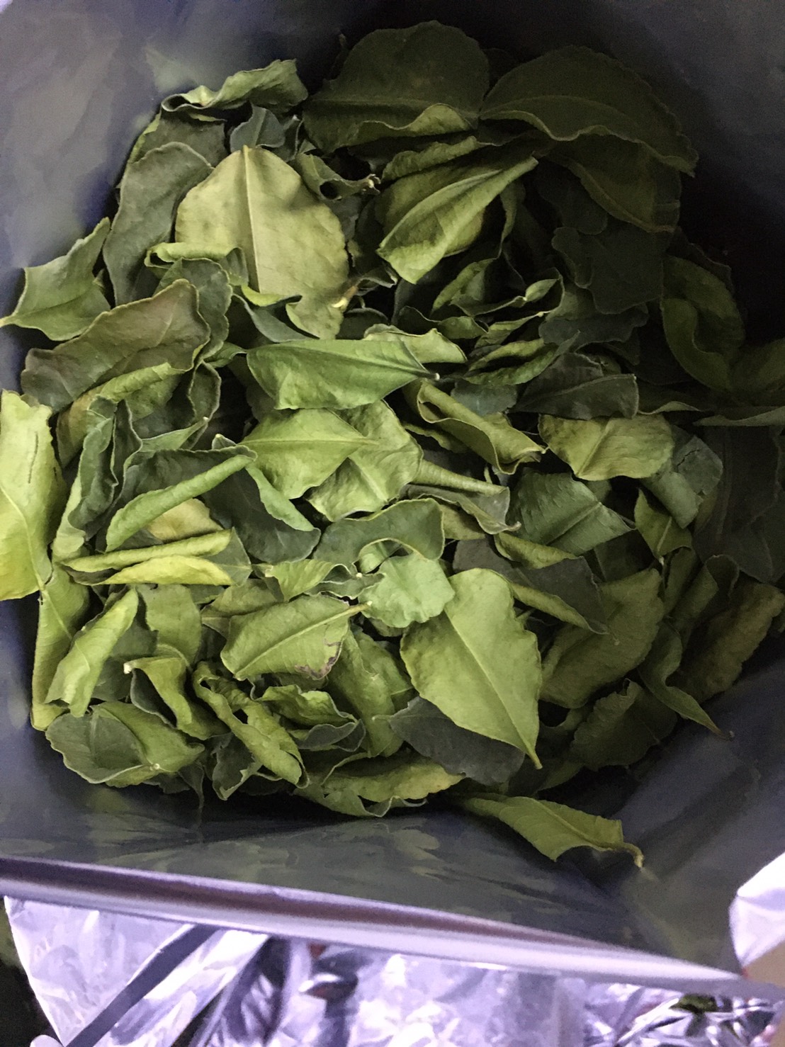 Dried Kaffir Lime Leaves