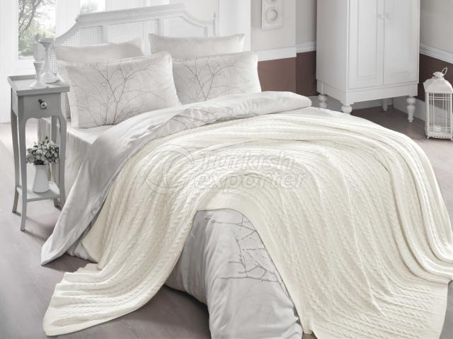 CA15002 ECRU KNITTED BLANKET