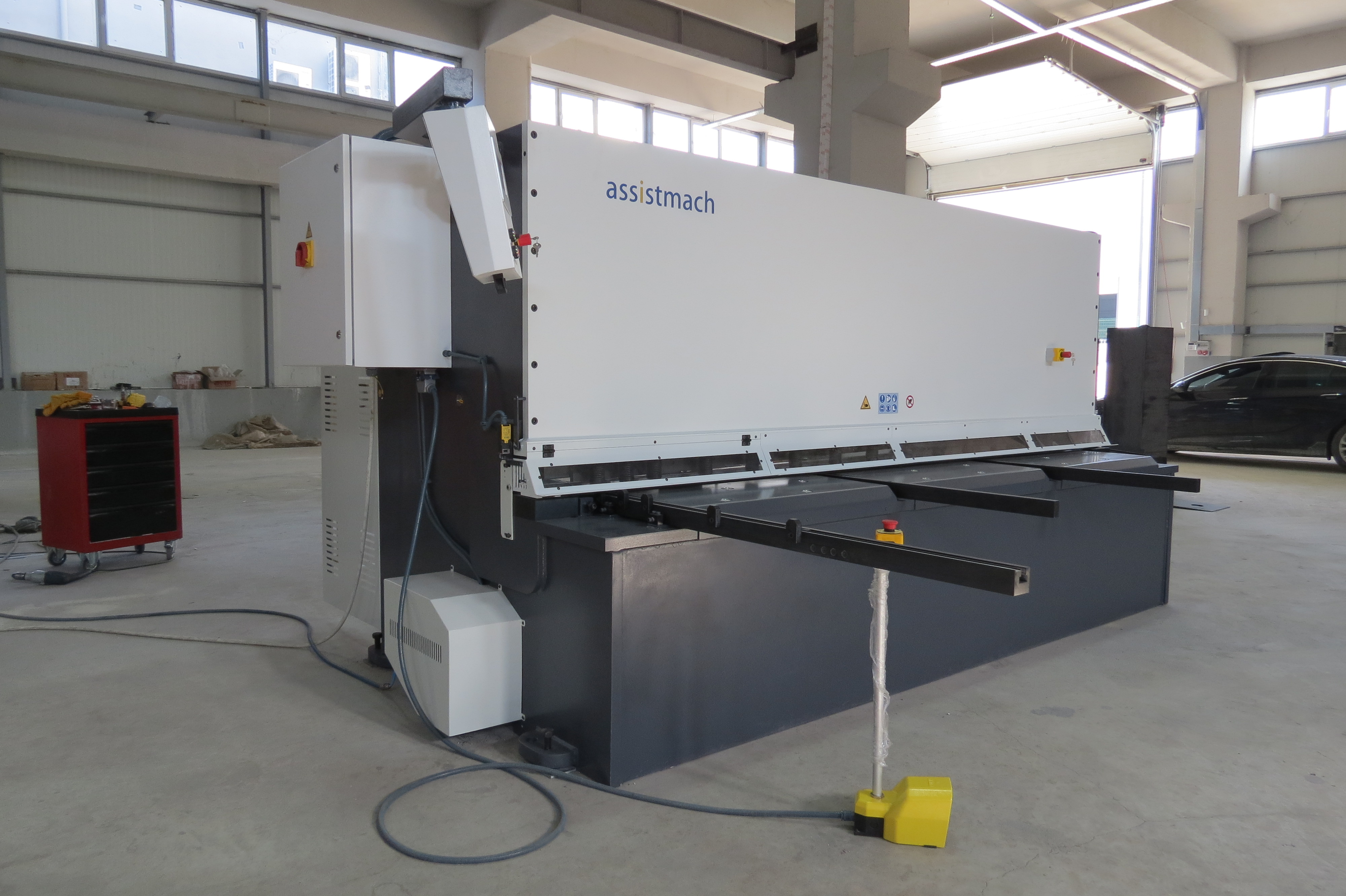 VARIABLE RAKE ANGLE CNC GUILLOTINE SHEARS