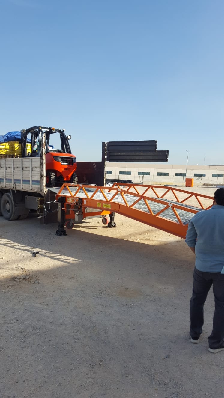 mobile loading ramp