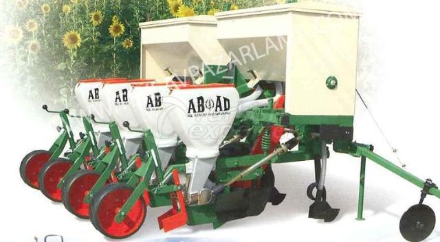 pneumatic seed drill