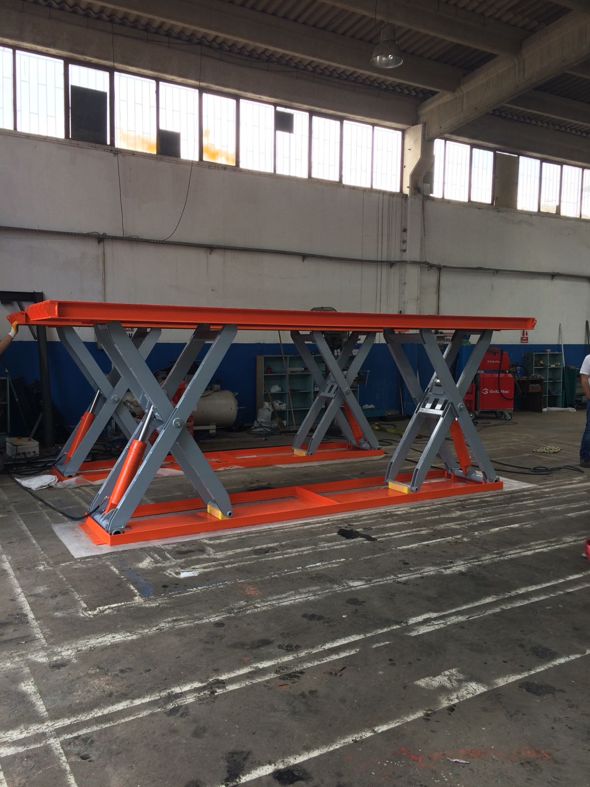 scissor loading platform