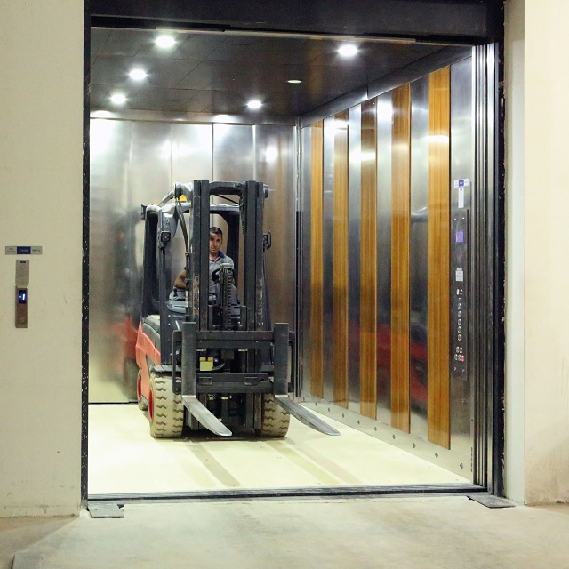 Emak Freight Elevator Lift