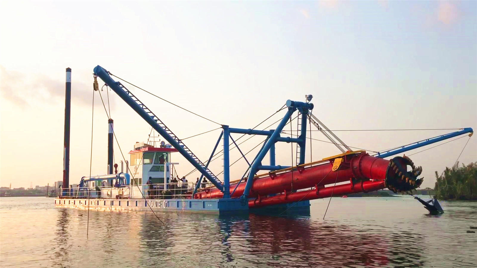 CUTTER SUCTION DREDGER