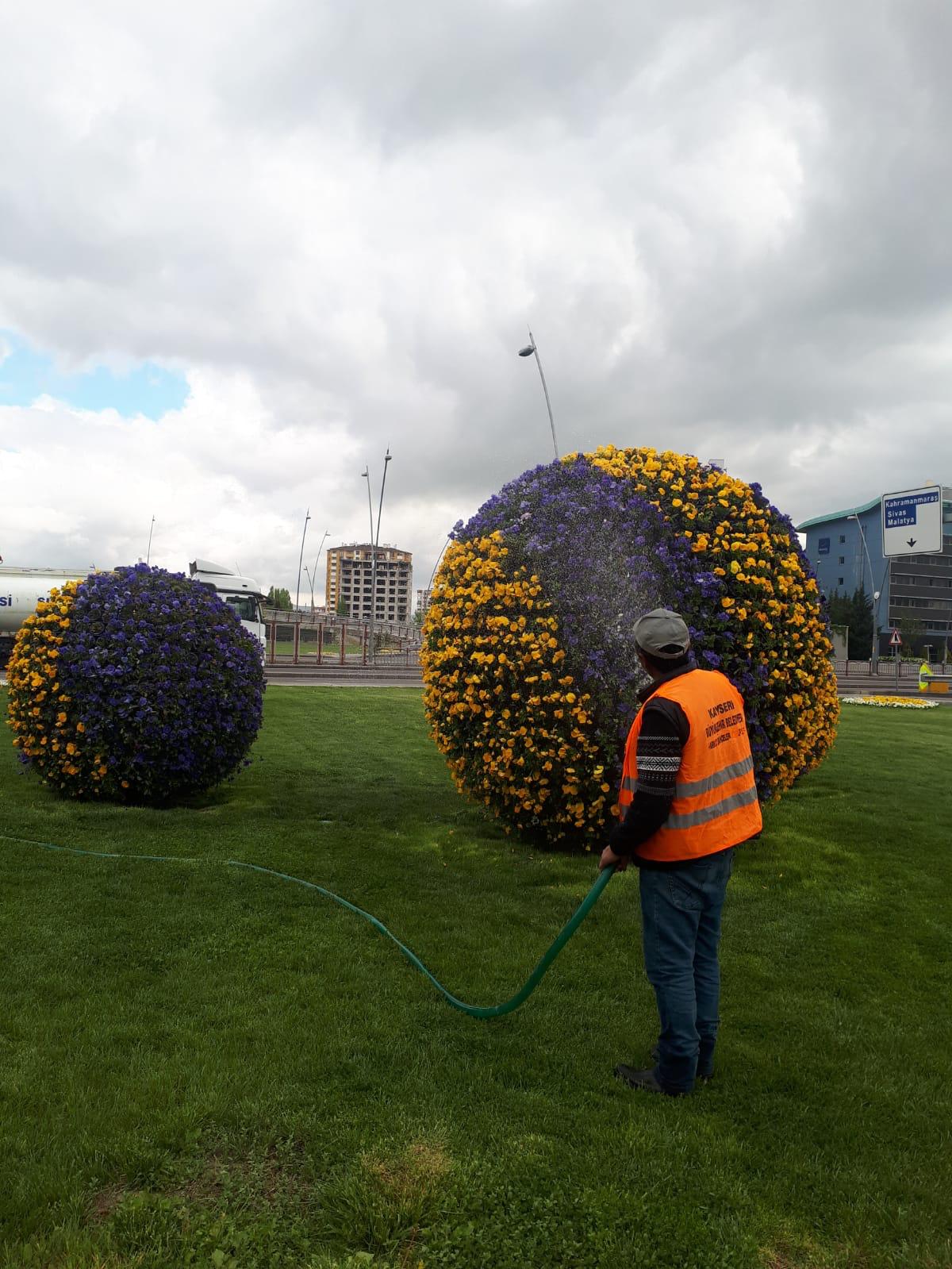 Mobiliario urbano - Bola de flores