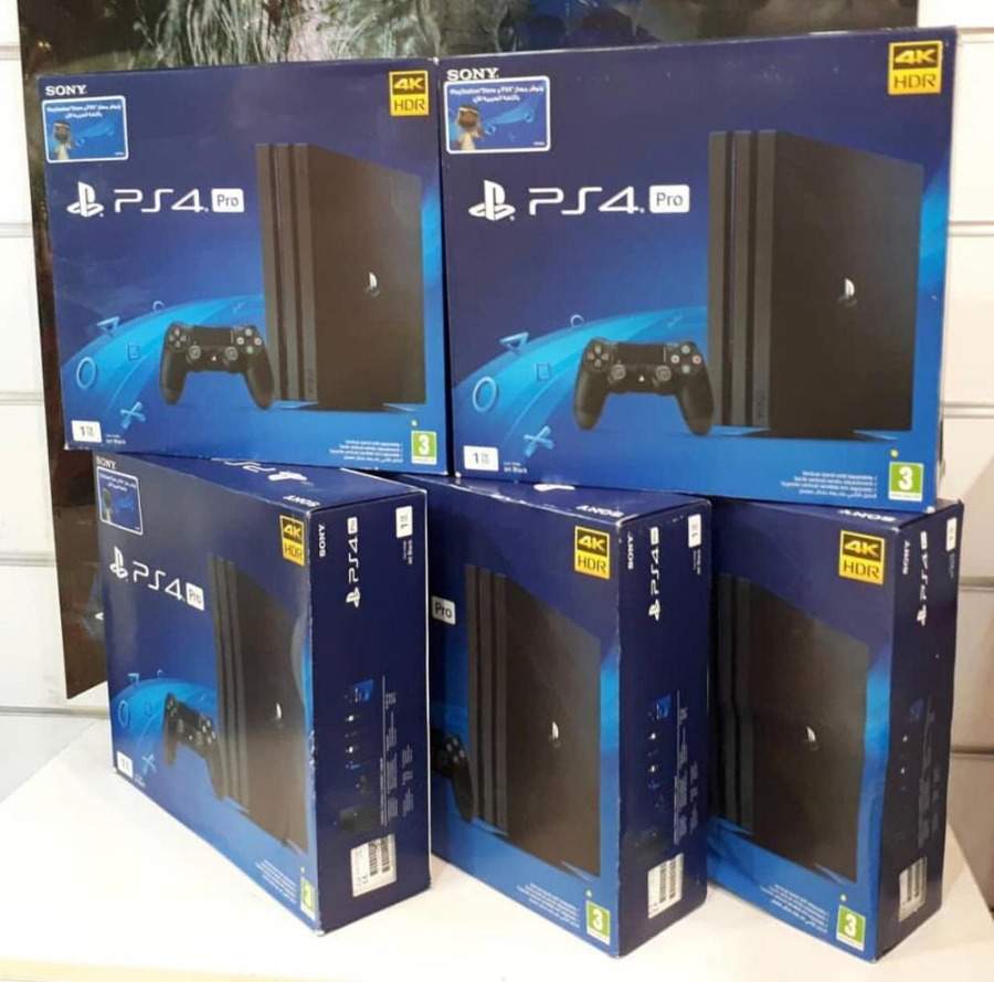 Playstation 4 with games