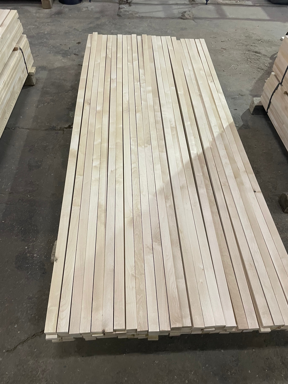 Birch square edge timber. Grade "A". Moisture content 8-12% (+/- 2 %)