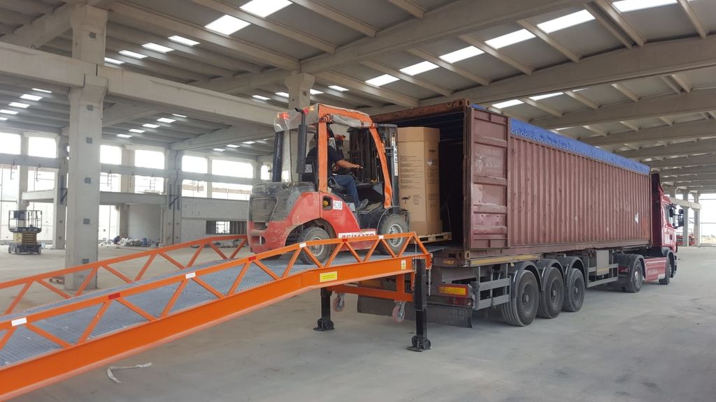 mobile loading ramp